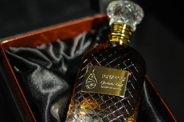 Tomavicci Opulentia Oud Parfüm